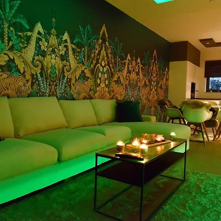 Suitedreams-jungle -