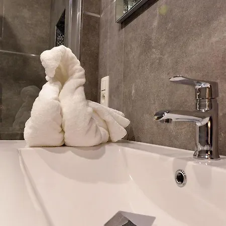 Suitedreams-jungle - *